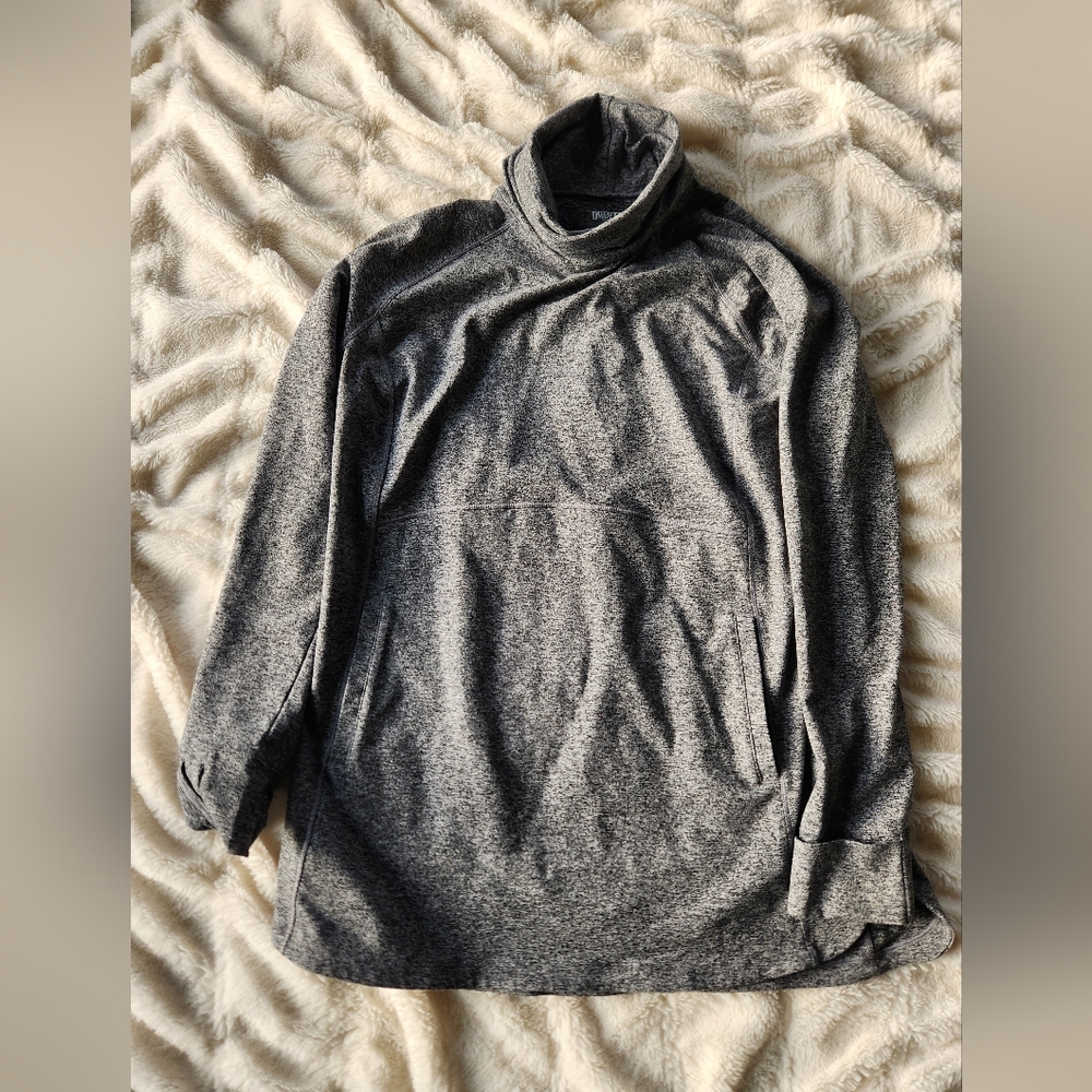 Duluth size Large long sleeve cowl neck front pocket thumb holes